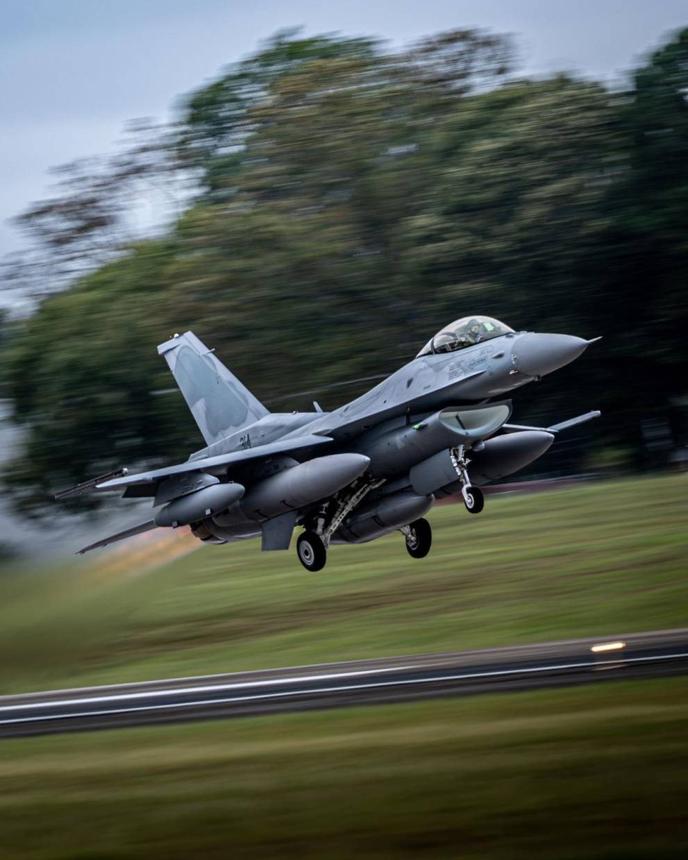 Български F-16
